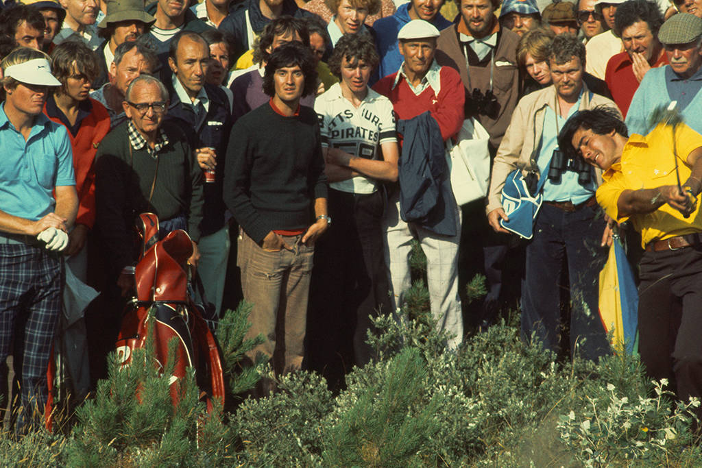 Johnny Miller watches Seve Ballesteros play from the rough at Royal Birkdale